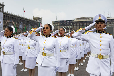 López Obrador encabeza su último Desfile Cívico Militar en CDMX