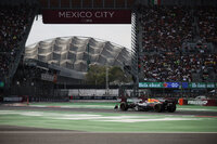 Carlos Sainz conquista el Gran Premio de México; 'Checo' Pérez queda en decimoquinto