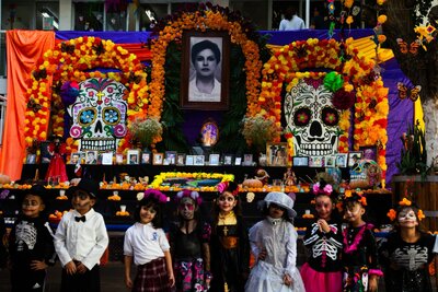 Con altares y festivales, escuelas laguneras celebran el Día de Muertos