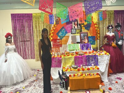 Con altares y festivales, escuelas laguneras celebran el Día de Muertos