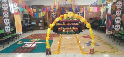 Con altares y festivales, escuelas laguneras celebran el Día de Muertos