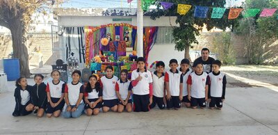 Con altares y festivales, escuelas laguneras celebran el Día de Muertos