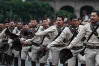 Desfile de aniversario de la Revolución Mexicana en Ciudad de México