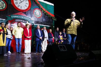 Encendido de la villa navideña en la Plaza Mayor