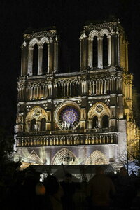 La reapertura de Notre Dame cambia planes y se hará en el interior por el mal tiempo