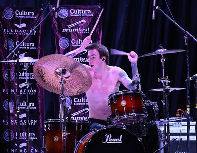 TOSH The Drummer: ‘Retumba’ su talento en el Laguna DrumFest