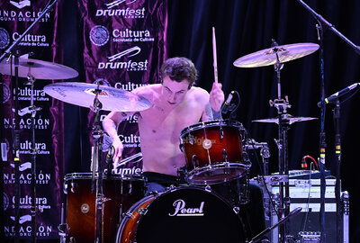 TOSH The Drummer: ‘Retumba’ su talento en el Laguna DrumFest