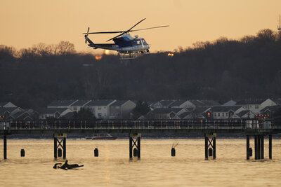 Recuperan cuerpos tras accidente aéreo en Washington