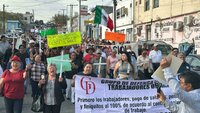 Trabajadores de AHMSA exigen pago de 40 quincenas en marcha y manifestación