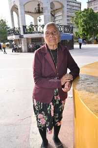 Doña Chalita, la abuelita lagunera que es 'El Torbellino de la Plaza de Armas'