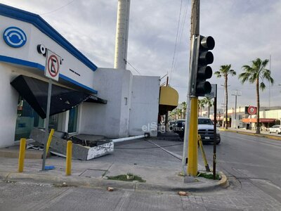 Fuertes ráfagas de viento dejan sin luz y afectaciones a sectores de Torreón