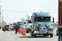 Protestan transportistas en el Periférico, denuncian hostigamiento de la Guardia Nacional