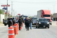 Protestan transportistas en el Periférico, denuncian hostigamiento de la Guardia Nacional