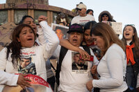 EUM20250315SOC84.JPG 
TIJUANA, BC. Protest/Protesta-Desaparecidos.- 15 de marzo de 2025. Vigilia y protesta de colectivos de búsqueda de desaparecidas y desaparecidos en Baja California por el hallazgo de crematorios en un rancho en Teuchitlán, Jalisco. Foto: Agencia EL UNIVERSAL/Aimee Melo/EELG