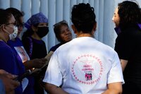 Familias de víctimas de feminicidio toman edificio Coahuila