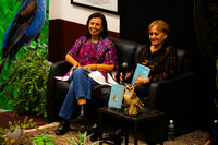 Julie Ibarra Rossow y Elizabeth Pérez Alemán presentan libro Las reinas del charco'