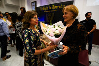 Julie Ibarra Rossow y Elizabeth Pérez Alemán presentan libro Las reinas del charco'