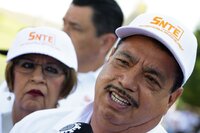 ‘Ya estuvo suave de amanecer pasivos’, dicen maestros en marcha por Día del Trabajo