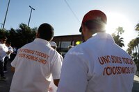 ‘Ya estuvo suave de amanecer pasivos’, dicen maestros en marcha por Día del Trabajo