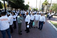 ‘Ya estuvo suave de amanecer pasivos’, dicen maestros en marcha por Día del Trabajo
