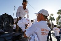 ‘Ya estuvo suave de amanecer pasivos’, dicen maestros en marcha por Día del Trabajo