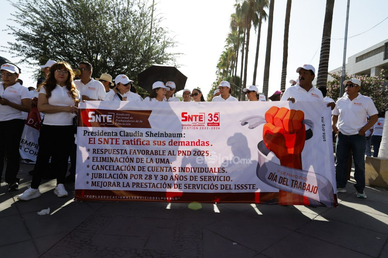 ‘Ya estuvo suave de amanecer pasivos’, dicen maestros en marcha por Día del Trabajo