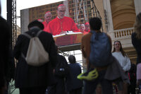 Cardenales se reúnen en cónclave para elegir al sucesor del papa Francisco