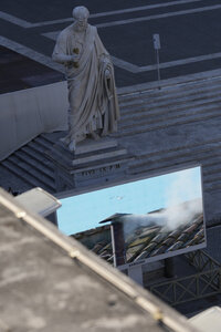 Habemus papam: Humo blanco en el Vaticano, Iglesia Católica tiene nuevo papa