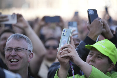 Habemus papam: Humo blanco en el Vaticano, Iglesia Católica tiene nuevo papa