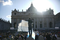 Habemus papam: Humo blanco en el Vaticano, Iglesia Católica tiene nuevo papa