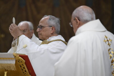 Papa León XIV ofrece su primera misa en la Capilla Sixtina