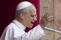 'Nunca más la guerra', clama el papa León XIV al dirigir rezo en plaza de San Pedro