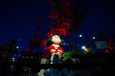Develan estatua de Mafalda en Gómez Palacio