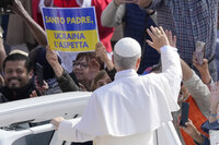 León XIV inaugura su papado con un llamamiento a la paz en el mundo y a la unidad