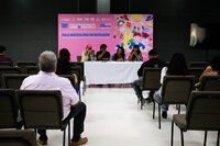Encabezados por Marianne Toussaint, poetas comparten sus versos en la Feria Internacional del Libro Coahuila