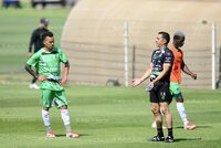 Club Santos entrenó con fuerza este jueves, bajo el sol lagunero y con el presidente del club observando desde lo lejos, en silencio, pero presente.