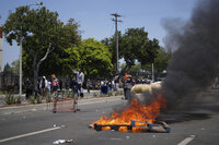 Protestan contra redadas masivas de migrantes en Los Ángeles