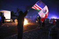 Protestan contra redadas masivas de migrantes en Los Ángeles