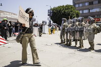 Protestan contra redadas masivas de migrantes en Los Ángeles