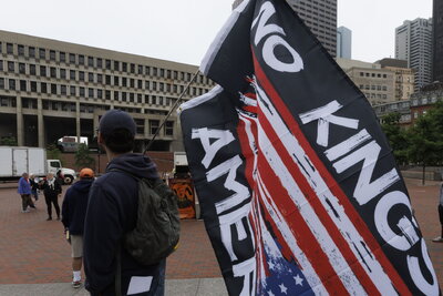 Crecen redadas y protestas en Los Angeles
