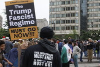 Crecen redadas y protestas en Los Angeles