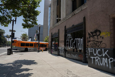 EUM20250610SOC14.JPG 
CALIFORNIA, EU. Protest/Protesta-ICE.- 10 de junio del 2025. Aspectos de las calles de Los Ángeles tras las protestas que se han realizado contra del Servicio de Inmigración y Control de Aduanas (ICE). Foto: Agencia EL UNIVERSAL/Aimee Melo/EELG
