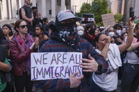 Protestas contra redadas migratorias se extienden por todo Estados Unidos