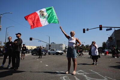 Protestas contra redadas migratorias se extienden por todo Estados Unidos
