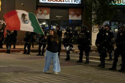 Protestas contra redadas migratorias se extienden por todo Estados Unidos