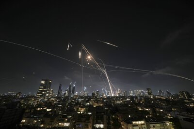 Irán contraataca a Israel tras asesinato de altos mandos militares y científicos