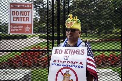 Multitudinarias manifestaciones en EUA 'No Kings'