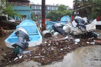 EUM20250619NAC15.JPG
OAXACA, Oax. Hurricane/Huracán-Oaxaca.- Jueves, 19 de junio de 2025. Elementos de la Marina ayudan en trabajos de limpieza y sacar embarcaciones enterradas en la playa, luego del paso del huracán 'Erick'. Foto: Agencia EL UNIVERSAL/Edwin Hernández/EMG