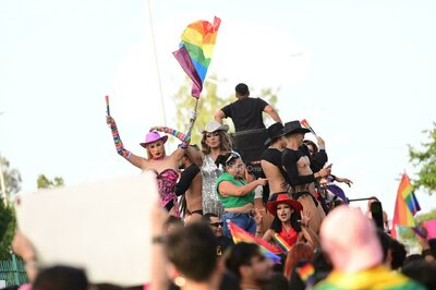 Marchan en Gómez Palacio y Lerdo por el Orgullo LGBT+