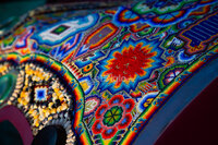 Artistas wixárikas plasman sus cosmovisiones en la escultura monumental Kauyumari